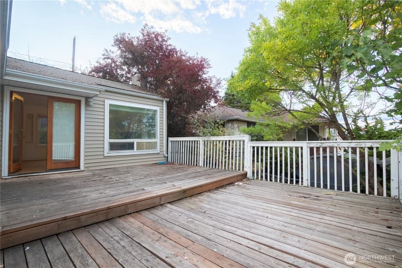 Property photo for 11634 25th Avenue S, Seattle photo 27