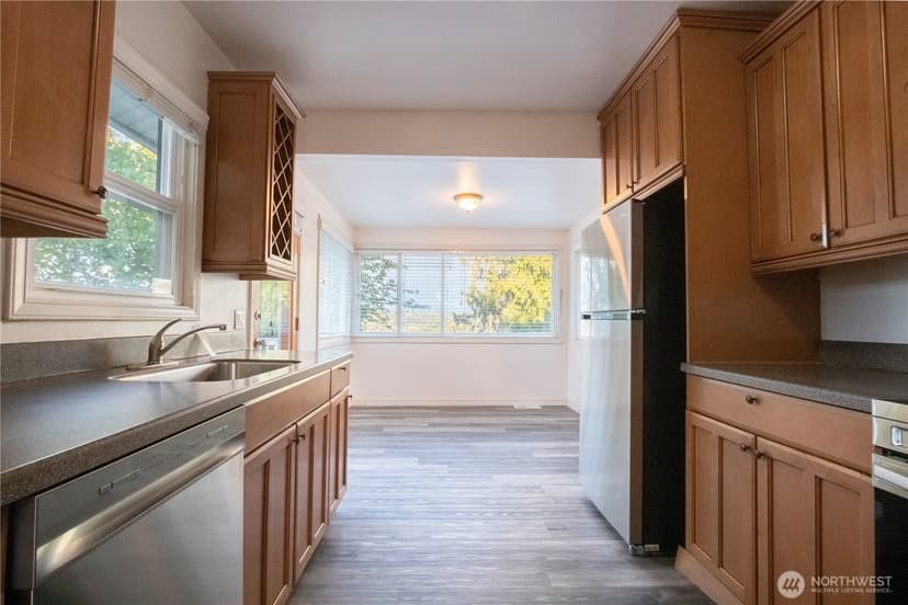 Property photo for 11634 25th Avenue S, Seattle photo 11