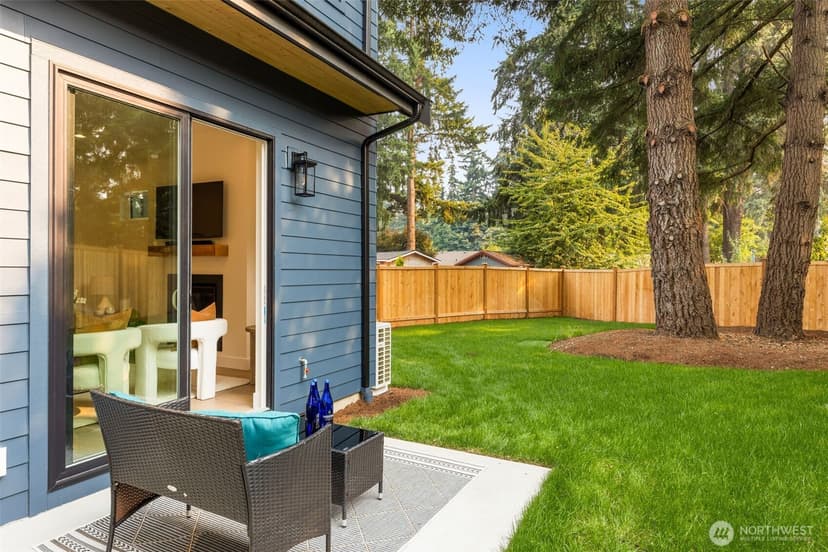 Property photo for 13637 103rd Avenue NE, Kirkland photo 30