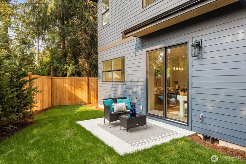 Property photo for 13637 103rd Avenue NE, Kirkland photo 32