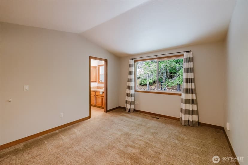 Property photo for 10381 Wilkes Court NW, Silverdale photo 15
