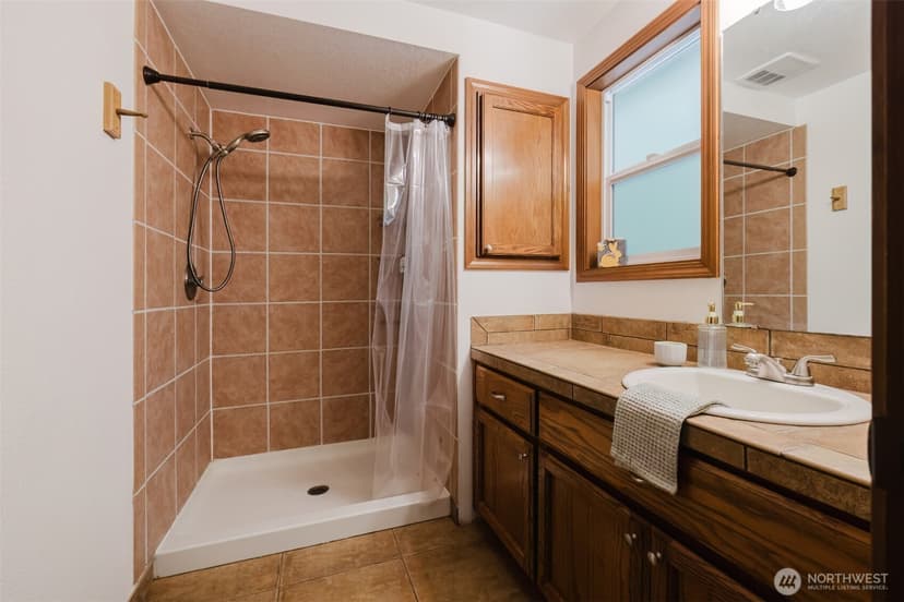 Property photo for 10381 Wilkes Court NW, Silverdale photo 18