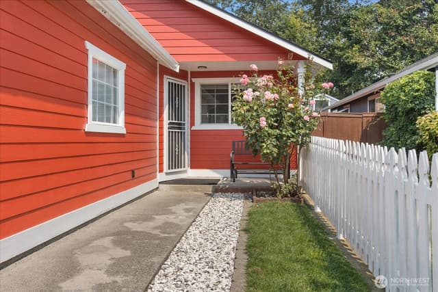 Property photo for 5805 105th Place NE, Marysville photo 2