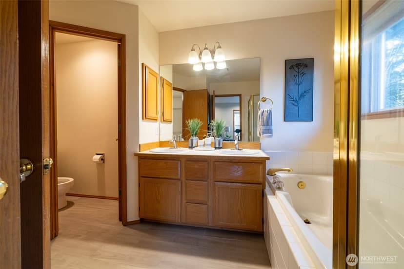 Property photo for 5018 Ryan Way, Seattle photo 24