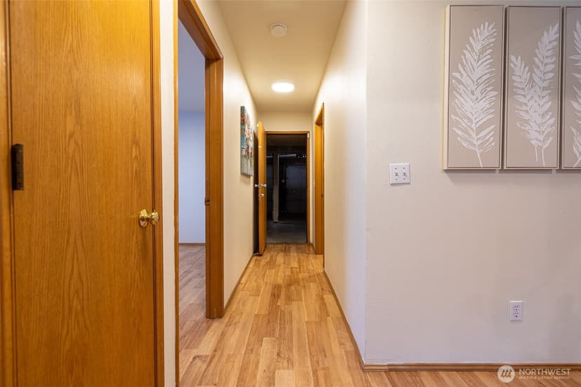 Property photo for 5018 Ryan Way, Seattle photo 16