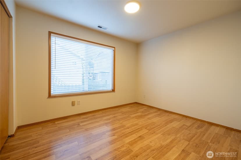 Property photo for 5018 Ryan Way, Seattle photo 17