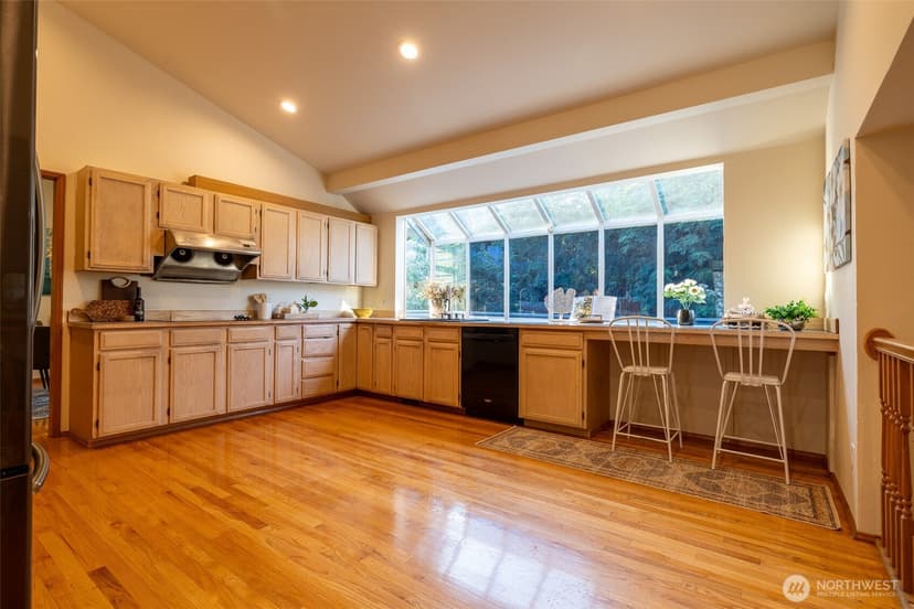 Property photo for 5018 Ryan Way, Seattle photo 12