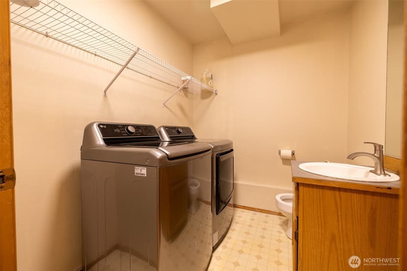 Property photo for 5018 Ryan Way, Seattle photo 19