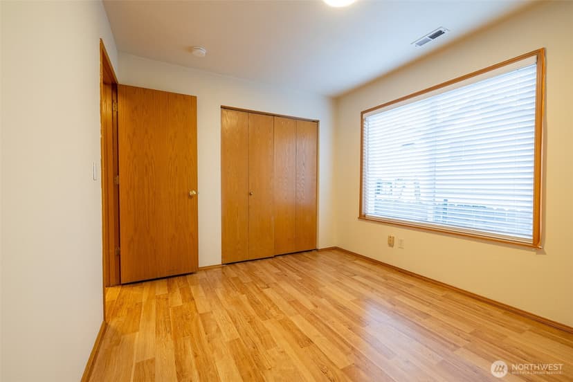 Property photo for 5018 Ryan Way, Seattle photo 18