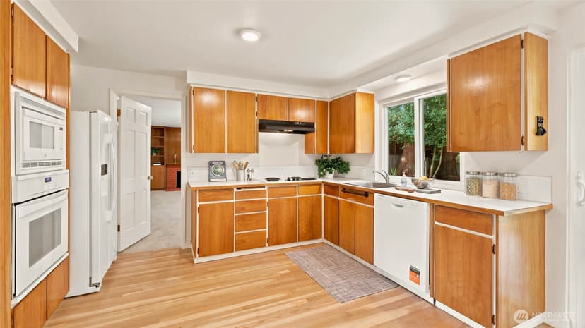 Property photo for 1003 144th Place SE, Bellevue photo 16