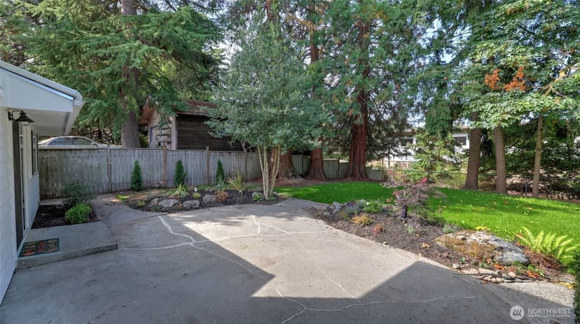 Property photo for 1003 144th Place SE, Bellevue photo 29
