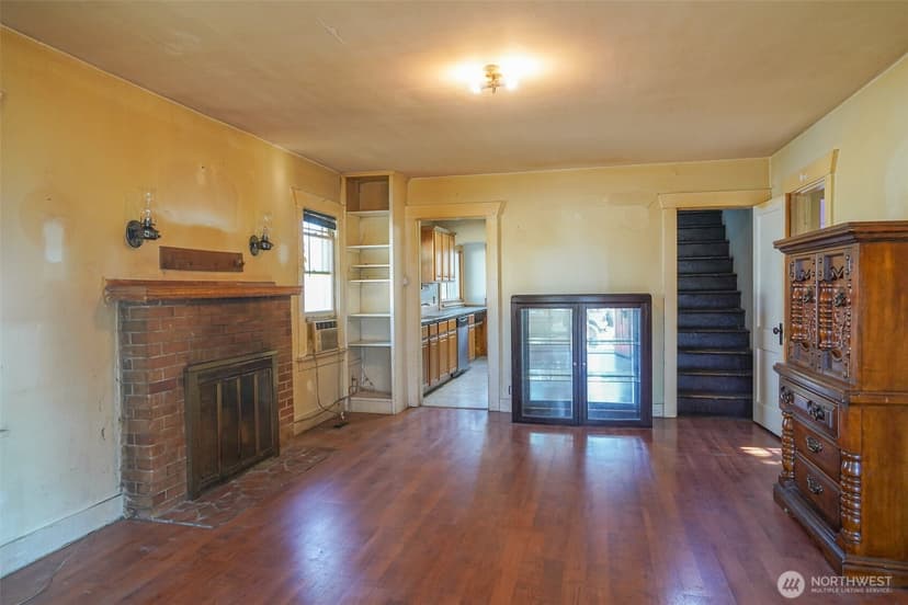 Property photo for 724 134th Street S, Tacoma photo 2