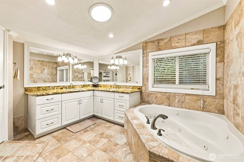 Property photo for 1626 Beach Drive NE, Tacoma photo 20