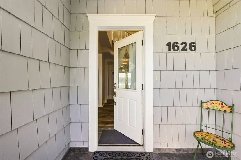 Property photo for 1626 Beach Drive NE, Tacoma photo 5