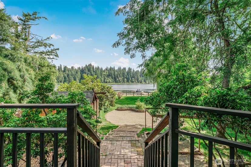 Property photo for 18404 W Spring Lake Drive SE, Renton photo 23