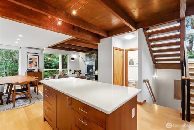Property photo for 4328 S Bennett Street, Seattle photo 4