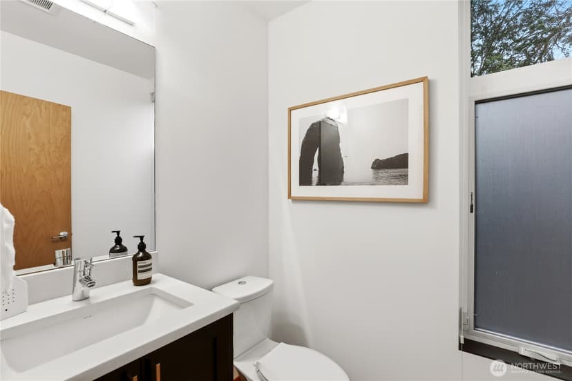 Property photo for 4328 S Bennett Street, Seattle photo 8