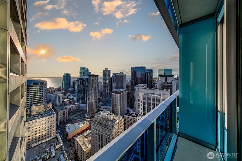 Property photo for 737 Olive Way #3209, Seattle photo 2