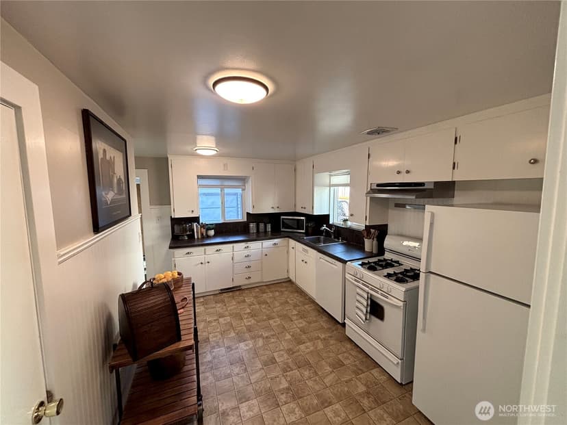 Property photo for 1706 N 50th Street, Seattle photo 8