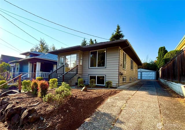 Property photo for 1706 N 50th Street, Seattle photo 2