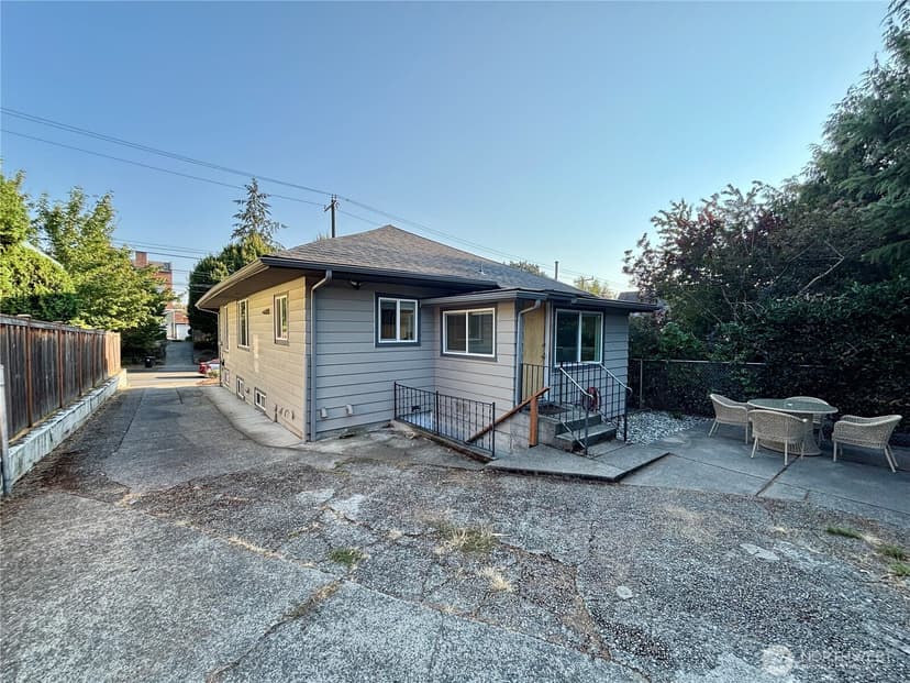 Property photo for 1706 N 50th Street, Seattle photo 4