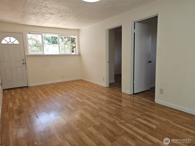 Property photo for 15619 NE 1st Place, Bellevue photo 3