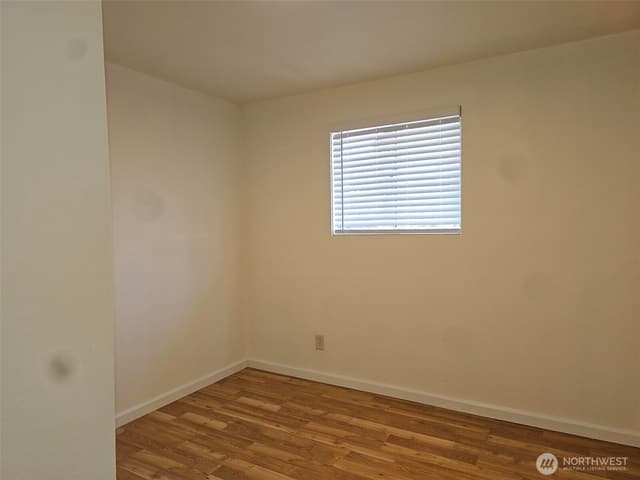 Property photo for 15619 NE 1st Place, Bellevue photo 4