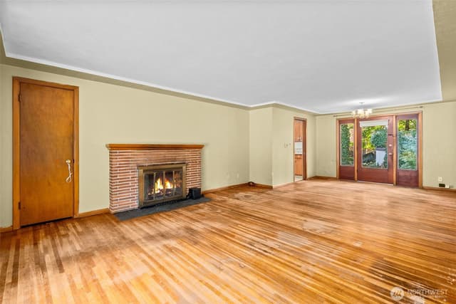 Property photo for 8212 South Way Sw, Lakewood photo 5