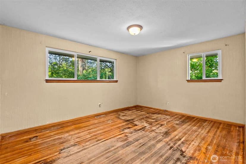 Property photo for 8212 South Way Sw, Lakewood photo 11