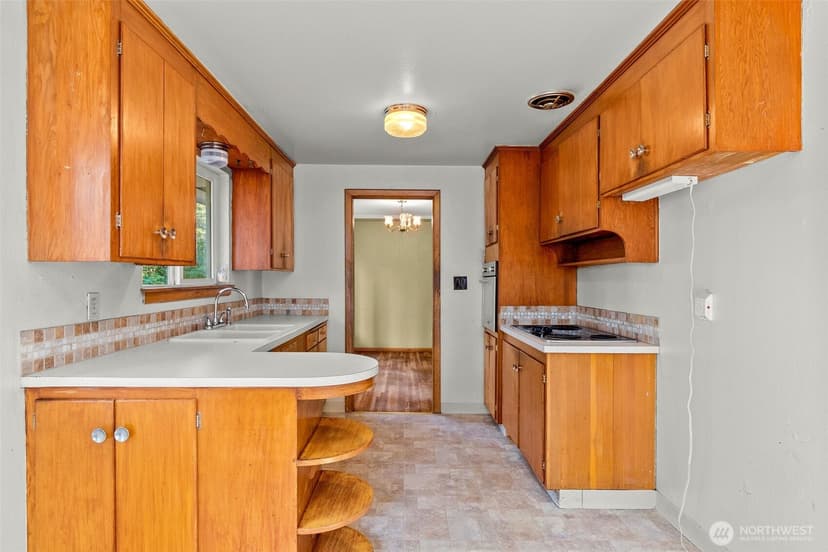 Property photo for 8212 South Way Sw, Lakewood photo 24