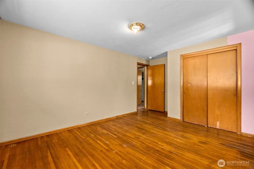 Property photo for 8212 South Way Sw, Lakewood photo 12