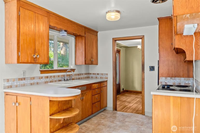 Property photo for 8212 South Way Sw, Lakewood photo 25