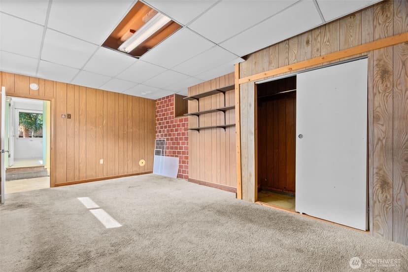 Property photo for 8212 South Way Sw, Lakewood photo 17