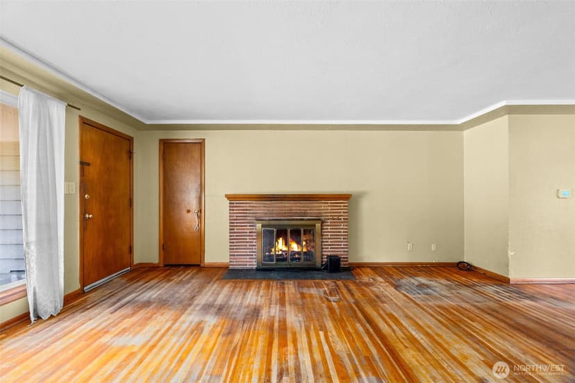 Property photo for 8212 South Way Sw, Lakewood photo 3
