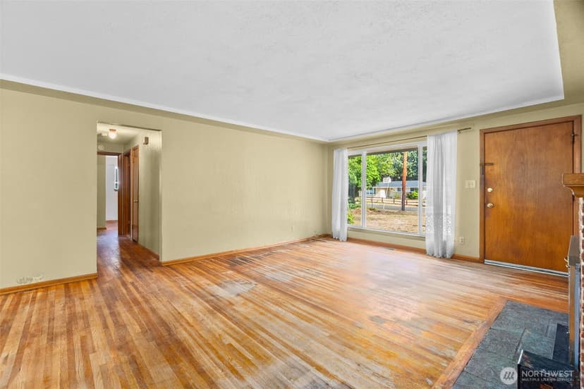 Property photo for 8212 South Way Sw, Lakewood photo 10