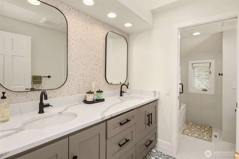 Property photo for 14214 216th Avenue NE, Woodinville photo 31