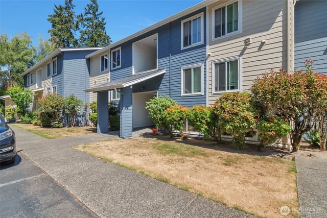 Property photo for 4183 W Lake Sammamish Parkway SE #B104, Bellevue