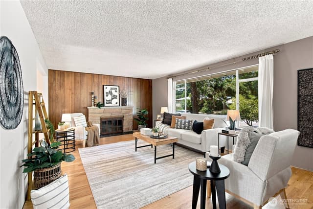 Property photo for 10634 32nd Avenue SW, Seattle photo 4