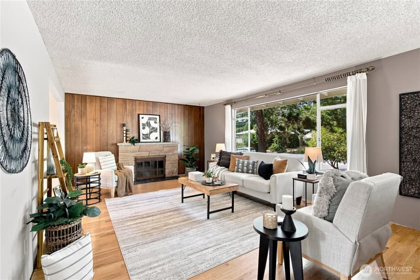 Property photo for 10634 32nd Avenue SW, Seattle photo 4