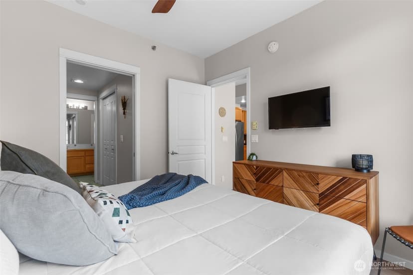 Property photo for 2801 1st Avenue #807, Seattle photo 22