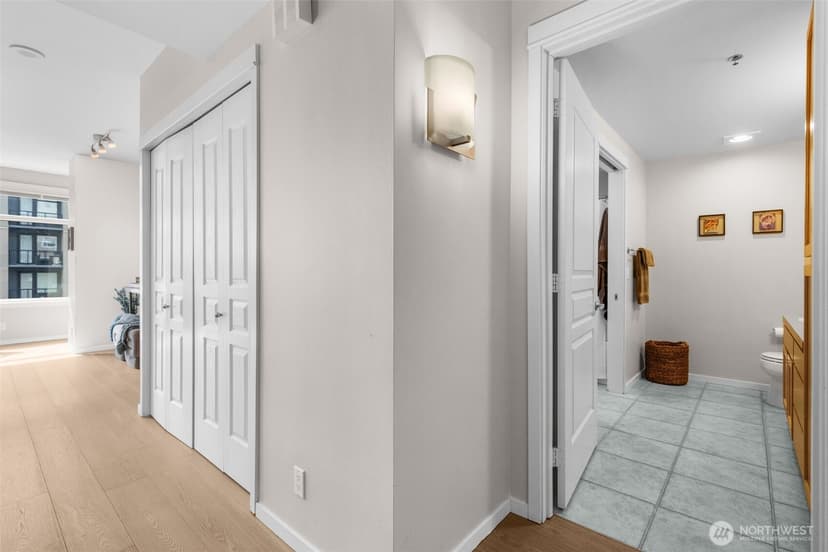 Property photo for 2801 1st Avenue #807, Seattle photo 12