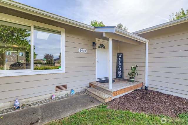 Property photo for 6410 58th Street NE, Marysville photo 4