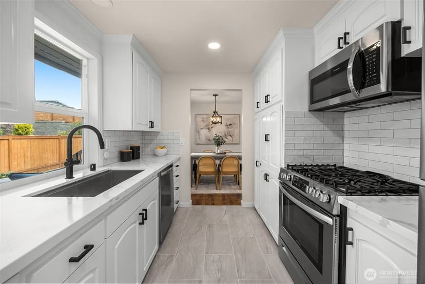 Property photo for 661 Birch Street, Edmonds photo 10