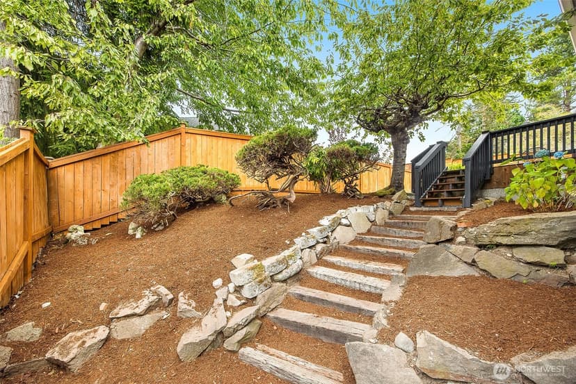 Property photo for 661 Birch Street, Edmonds photo 35