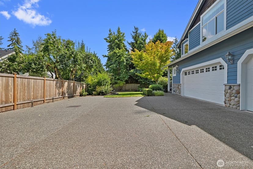 Property photo for 8603 NE 141st St, Kirkland photo 7