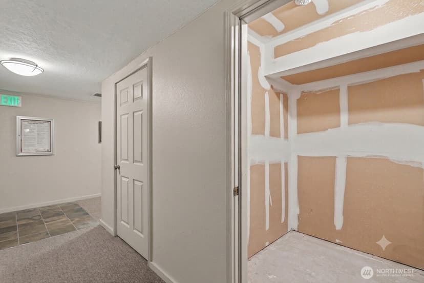Property photo for 401 100th Ave NE #314, Bellevue photo 23