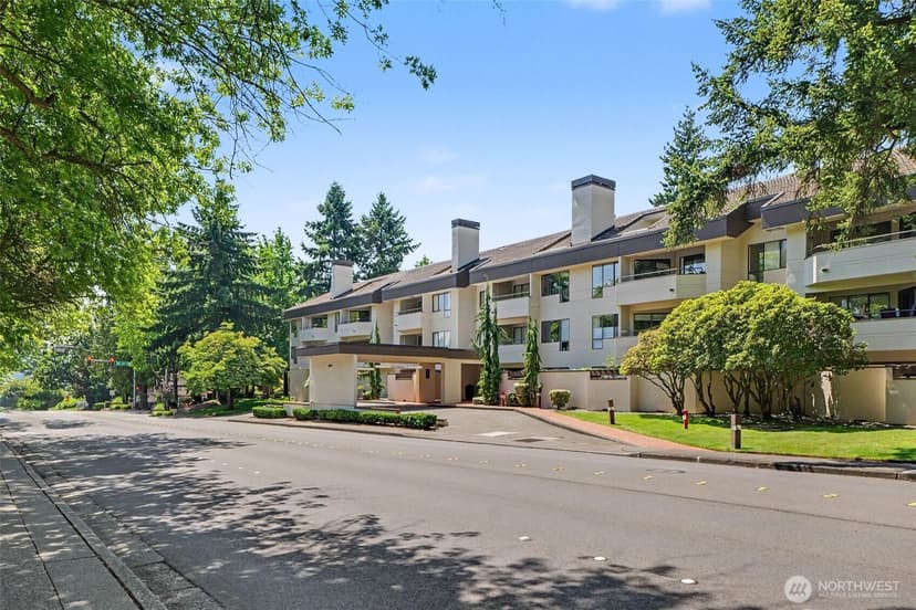 Property photo for 401 100th Ave NE #314, Bellevue photo 3