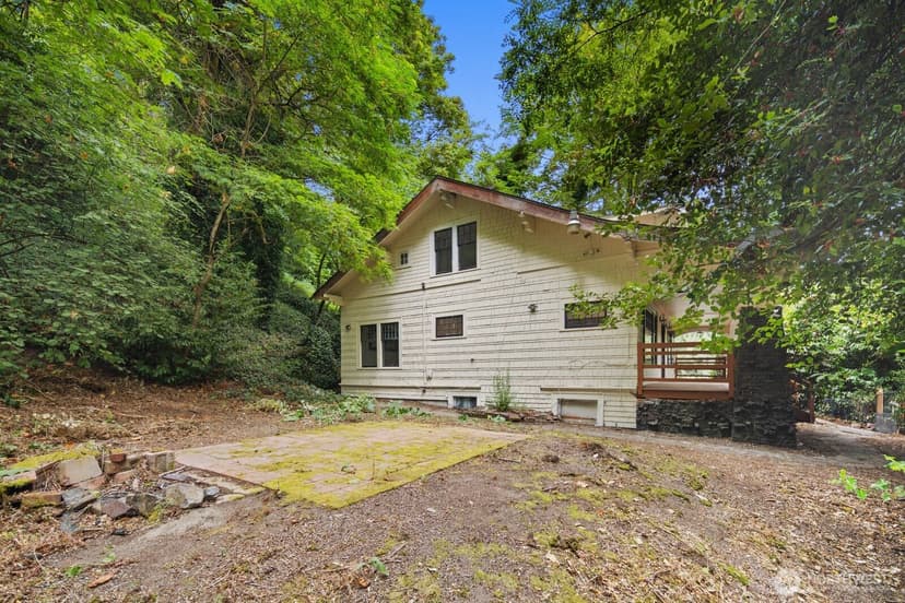 Property photo for 2109 Aurora Avenue N, Seattle photo 34