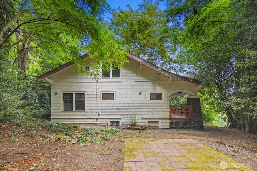 Property photo for 2109 Aurora Avenue N, Seattle photo 33