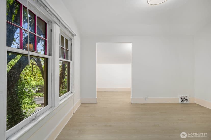 Property photo for 2109 Aurora Avenue N, Seattle photo 26